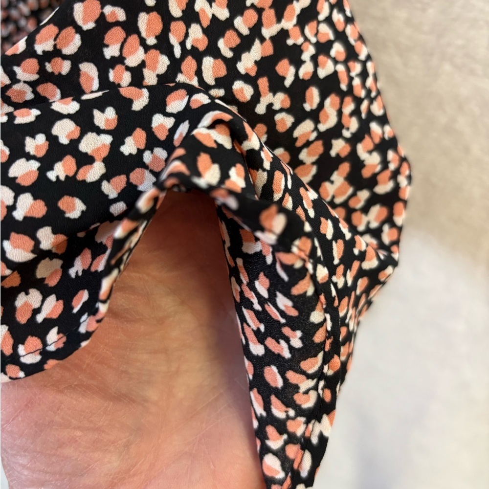 Ann Taylor Women's Peach and Black Patterned Keyhole Tie Top size Medium - Picture 5 of 12
